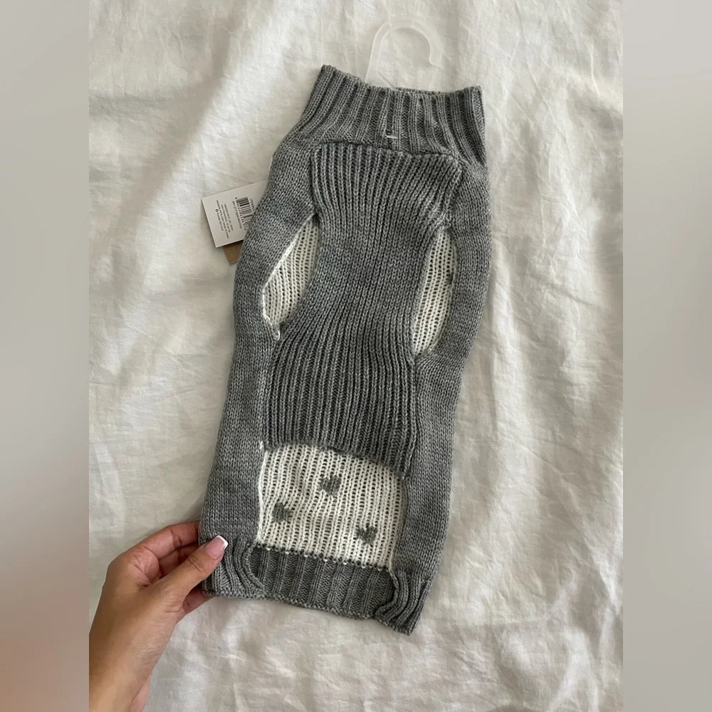 Gray “Let It Snow” Dog Sweater Christmas Holiday Pet Sweater Size Medium NWT